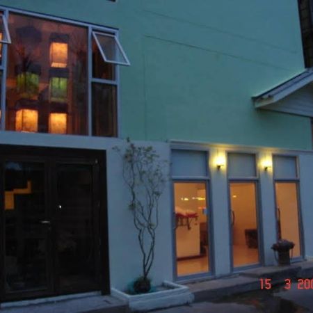 Kaset Guesthouse Bangkok Exteriör bild